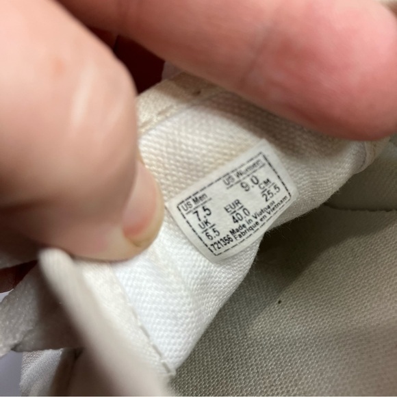 Vans sneakers all white unisex sizing - Picture 6 of 7